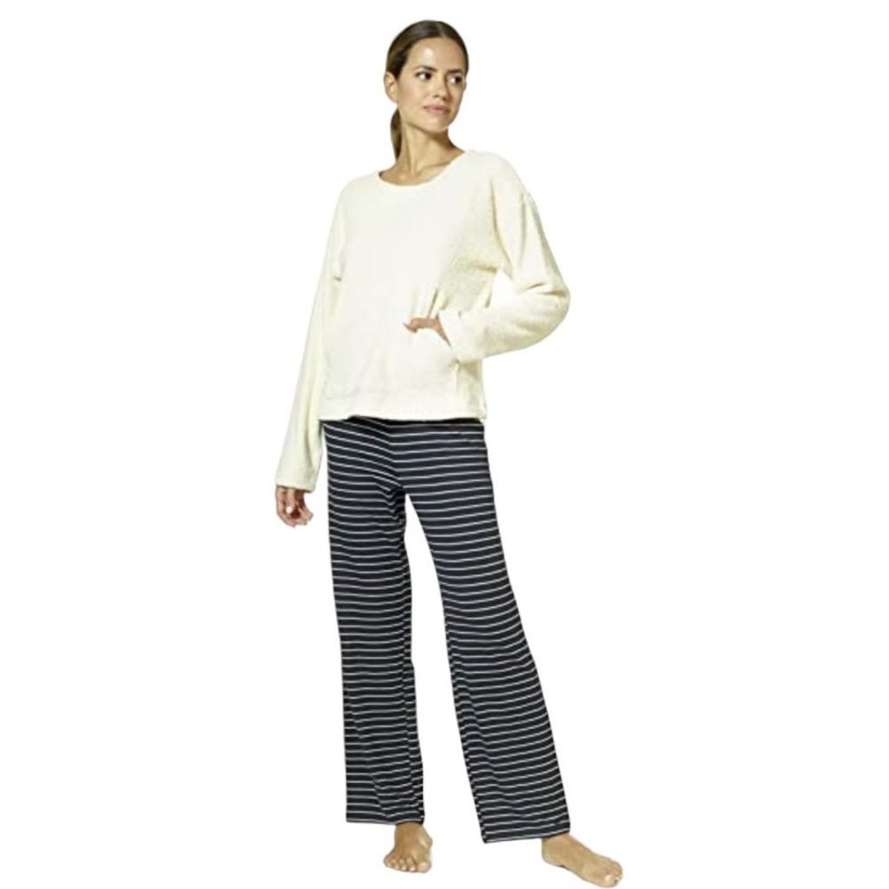 NWT HUE Women's Fluffy Chenille Long Sleeve Top and Pant 2 Piece Pajama Set Size